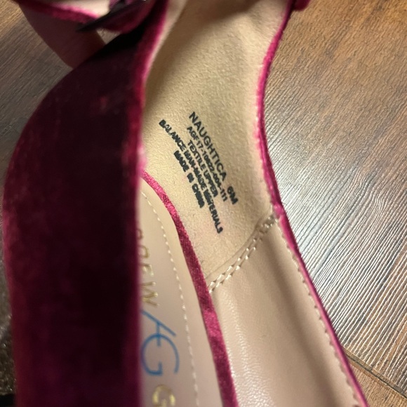 Pink Velvet Shoes Women’s Size 6 - Picture 2 of 8